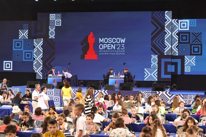 https://open.moscowchess.org/stat/pic/picgal-big-3056.jpg